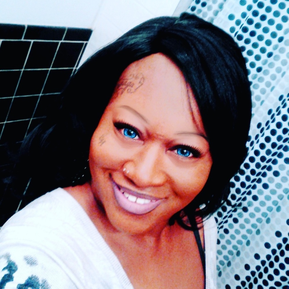 Meet your Posher, Cece